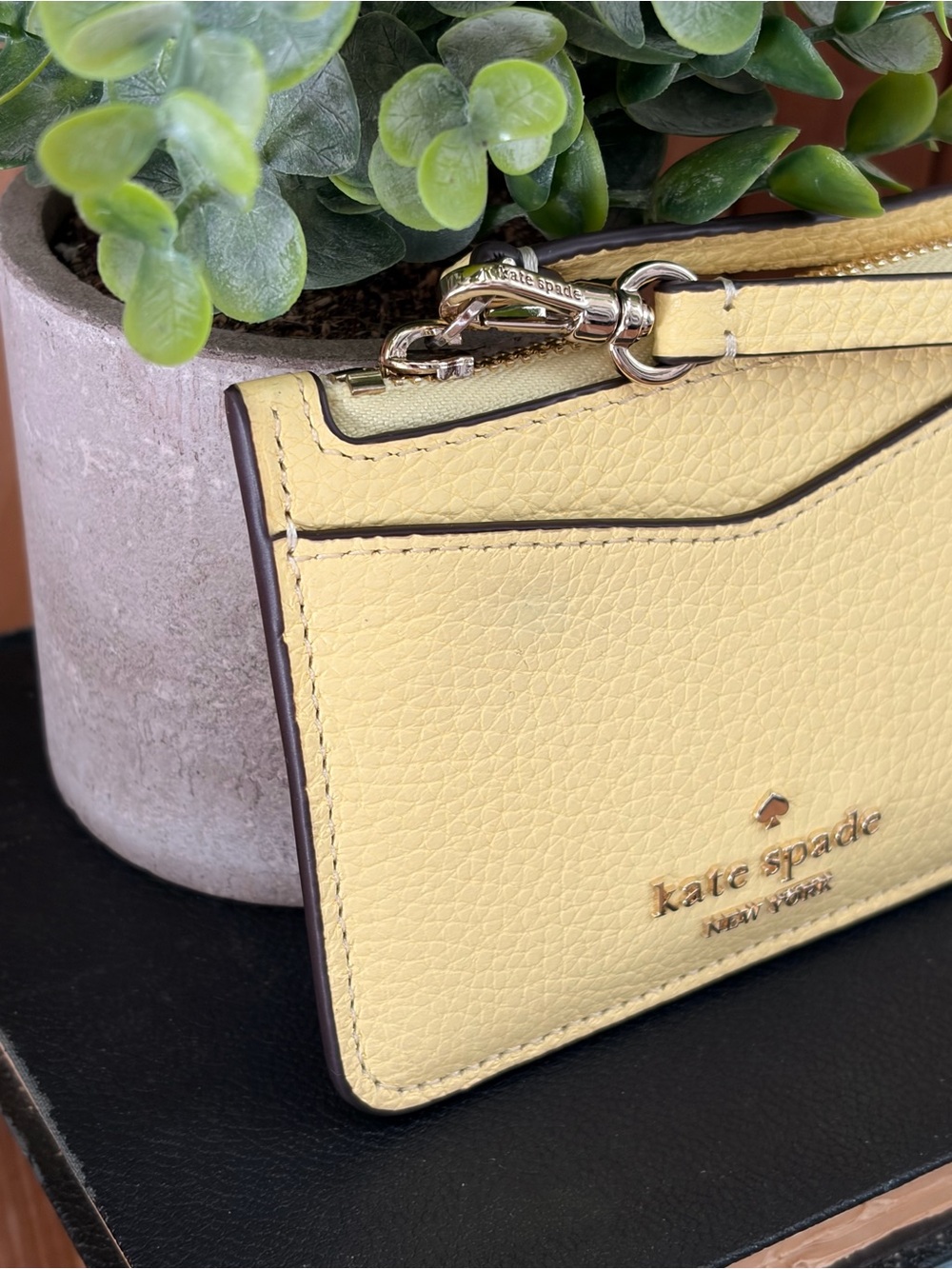 kate spade Pebbled Leather Wristlet Card Case in Yellow with Gold Hardware - Picture 2 of 9
